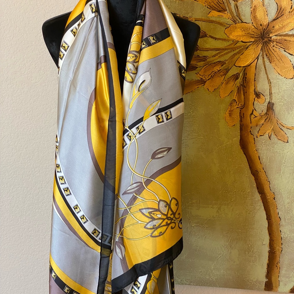 <<SOLD>>Elegant Yellow and Gray Women's Scarf - Picture 1 of 4
